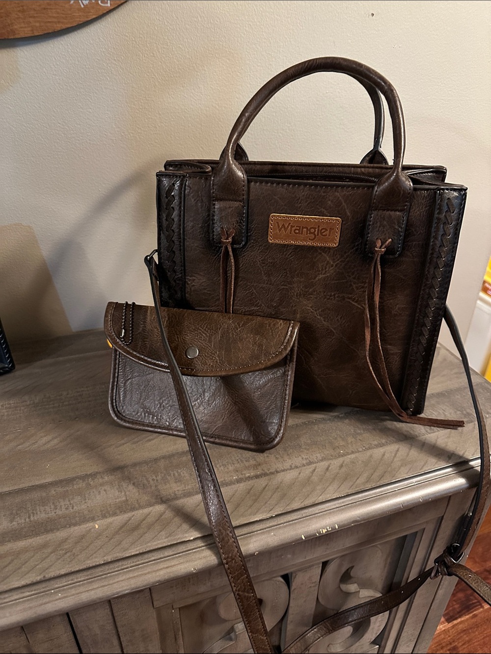 Wrangler Whipstitch crossbody Bag with Matching pouch